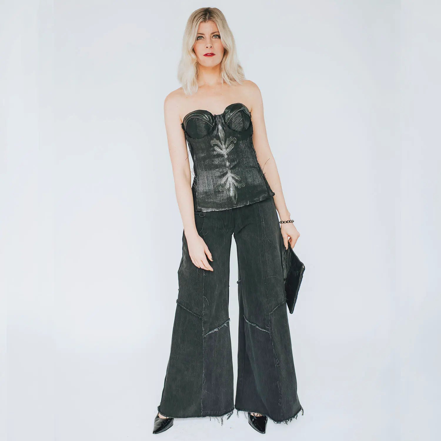 Alex Low Rise Wide Leg Jean-Distressed Black
