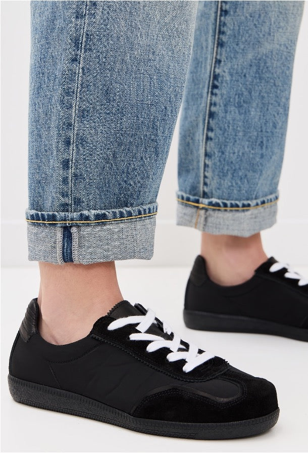 The Stallion Black CW (UNISEX)