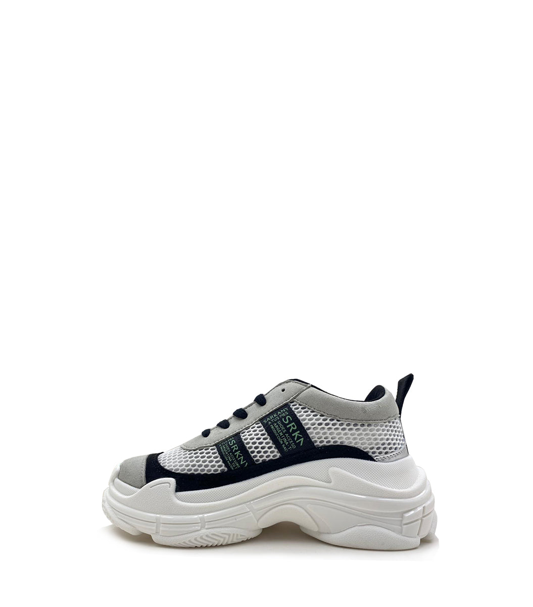 Eco-Friendly Mesh Sneakers with Sporty Sole Net