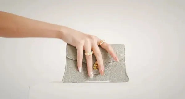 The Oma Clutch