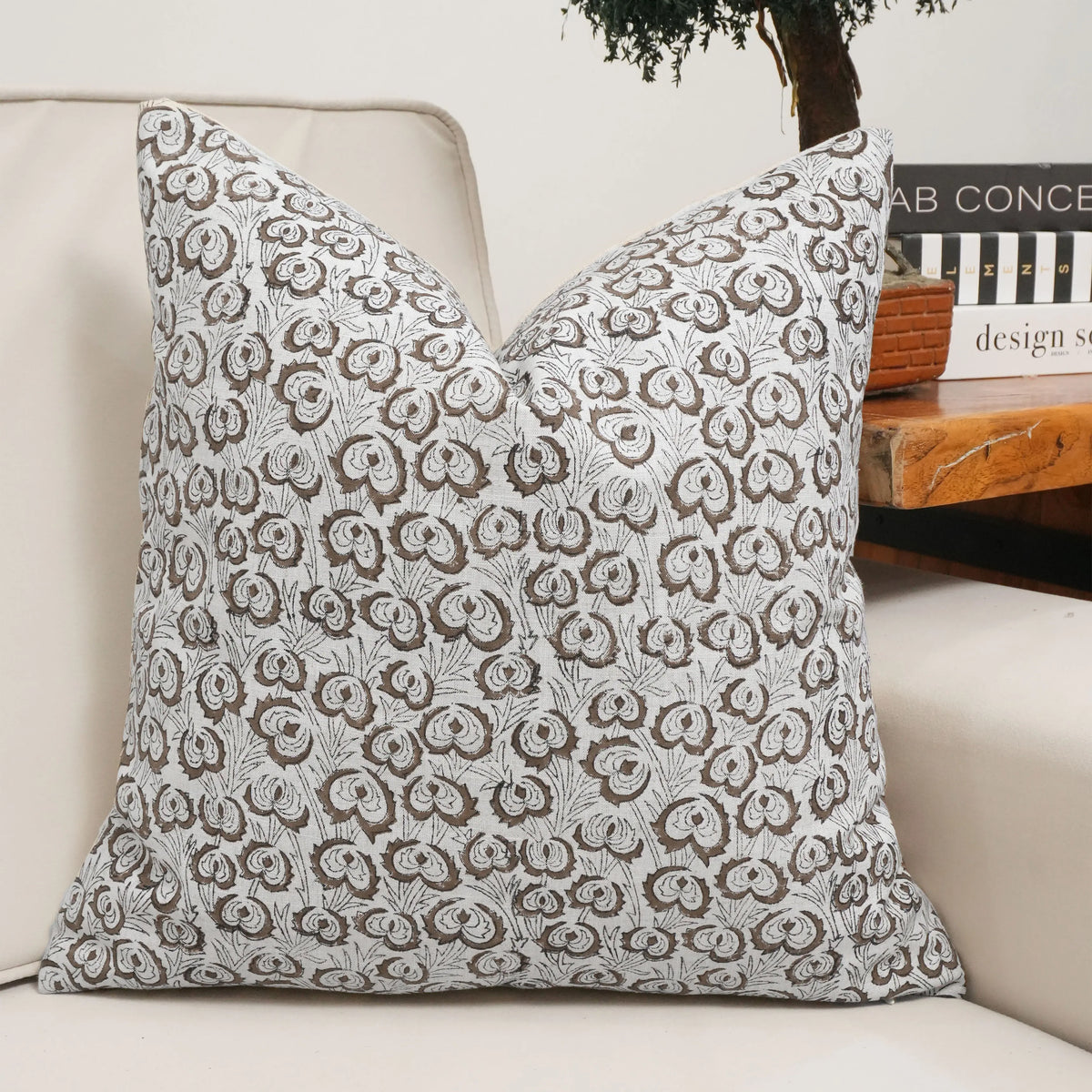 Decorative Viscose Linen Throw Pillow Cover-Heart Vine