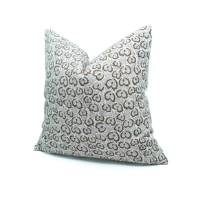 Heart Vine Decorative Viscose Linen Throw Pillow Cover