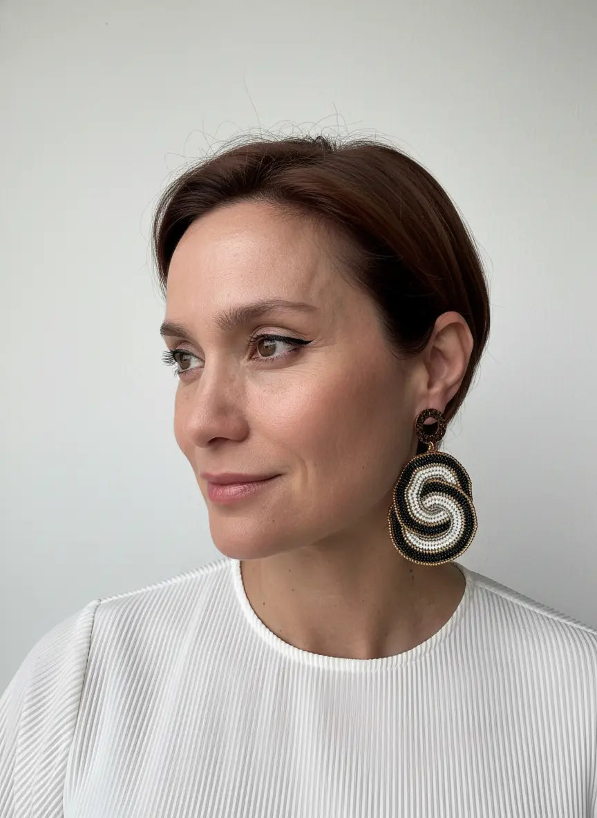 CRISSCROSSED CIRCLES EARRINGS