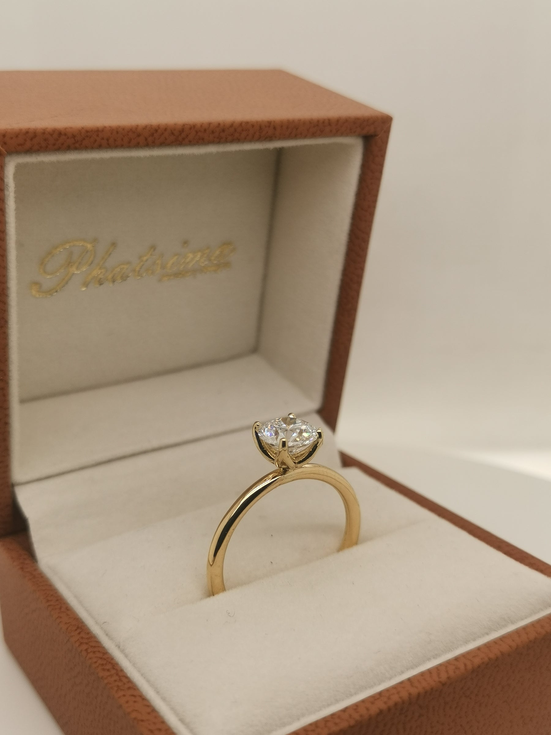 14k Yellow gold diamond ring