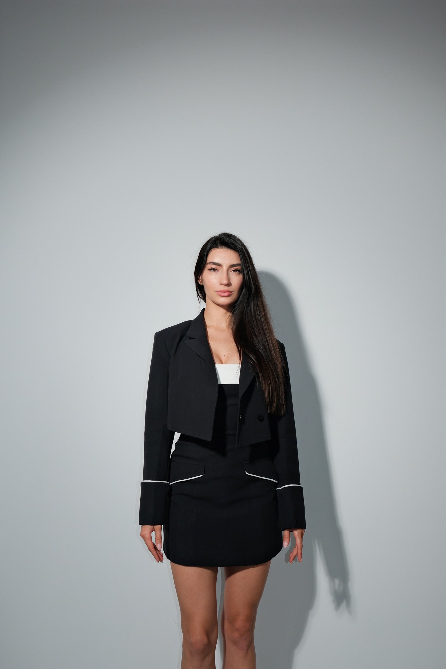 Claudia Cropped Blazer in Black