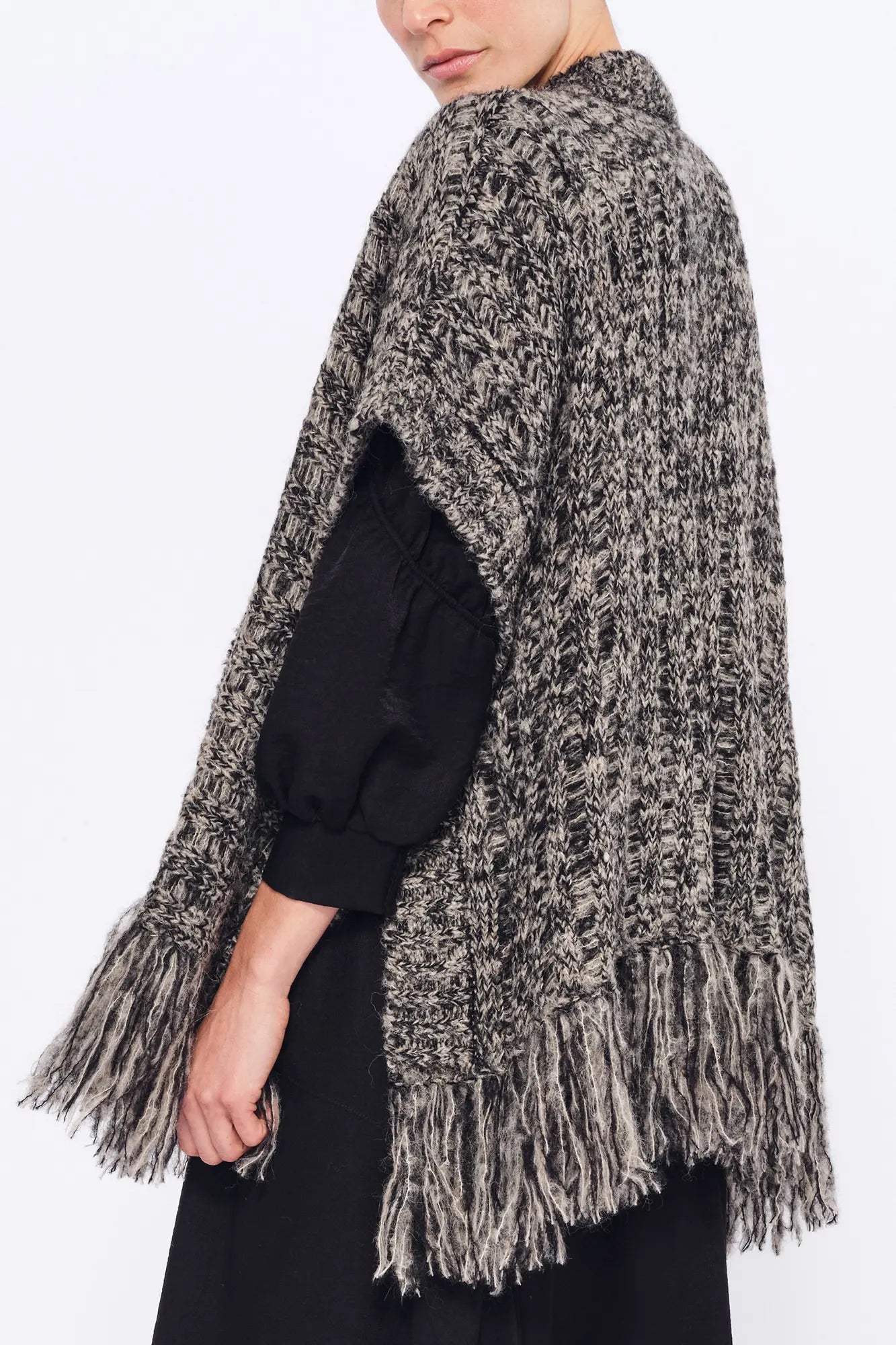 Amaris Alpaca Fringe Poncho | Black Melange