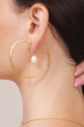 Aphrodite hoops