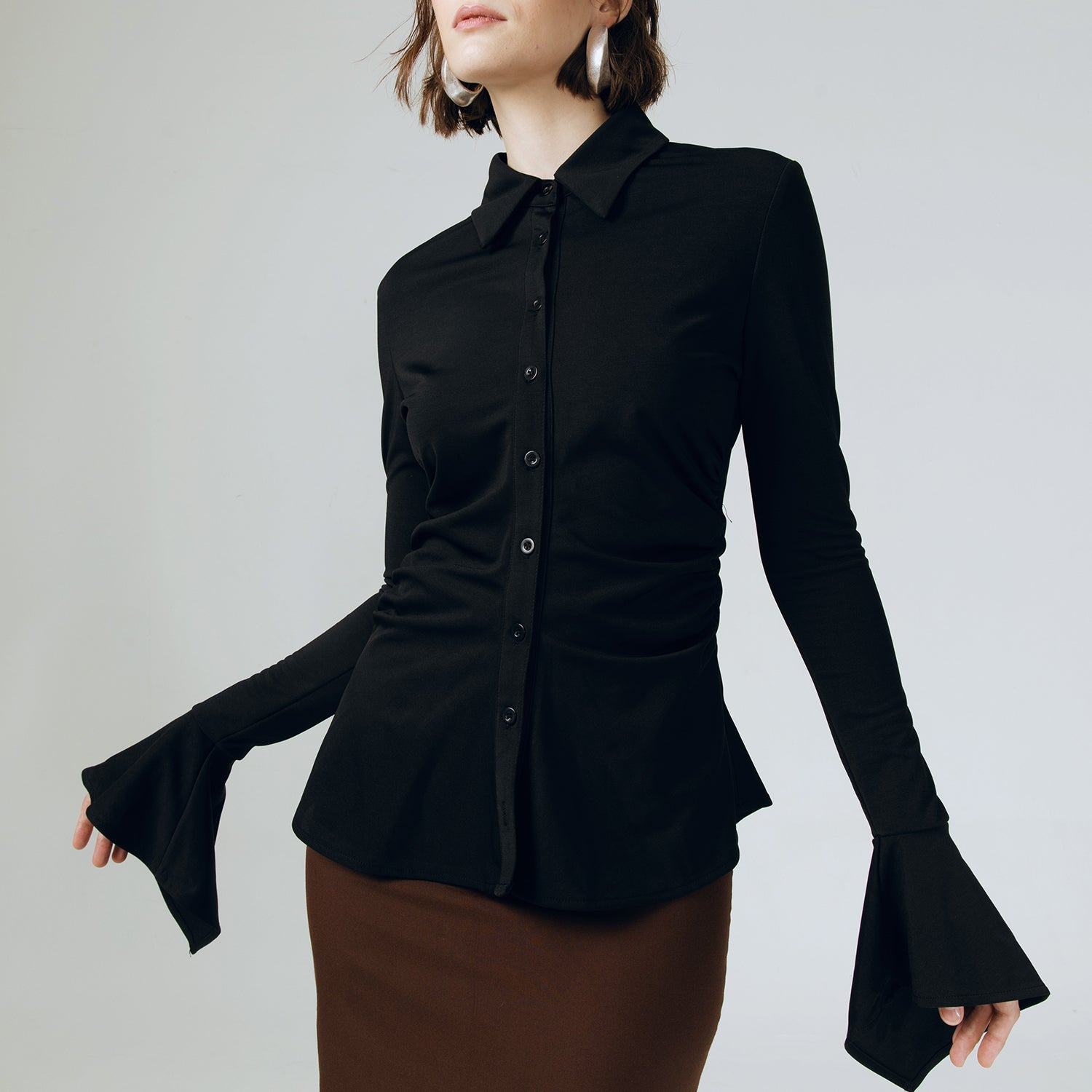 SCULPTED DRAPERY BLACK FITTED SHIRT