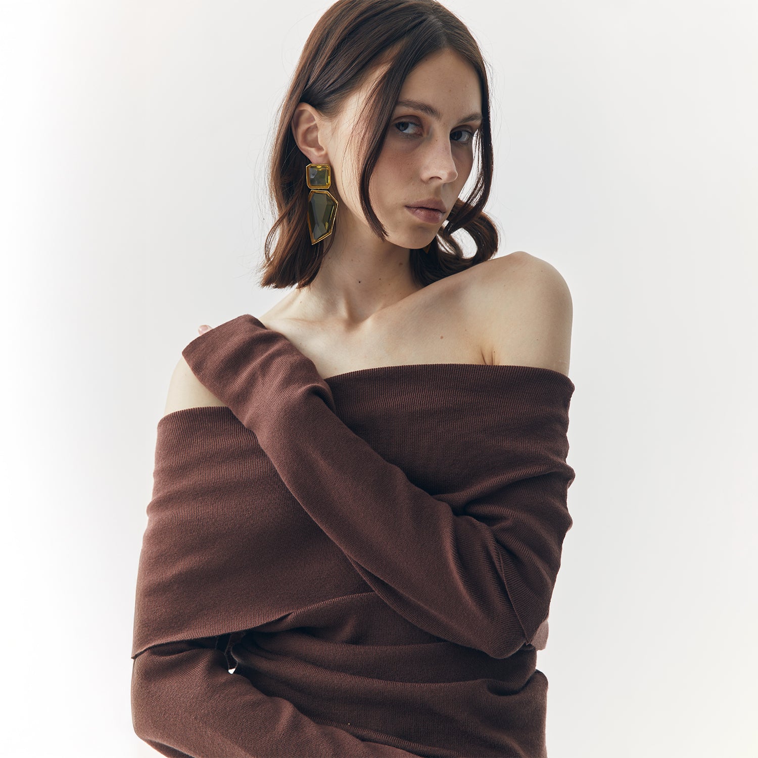 SIA OFF SHOULDER KNIT TOP