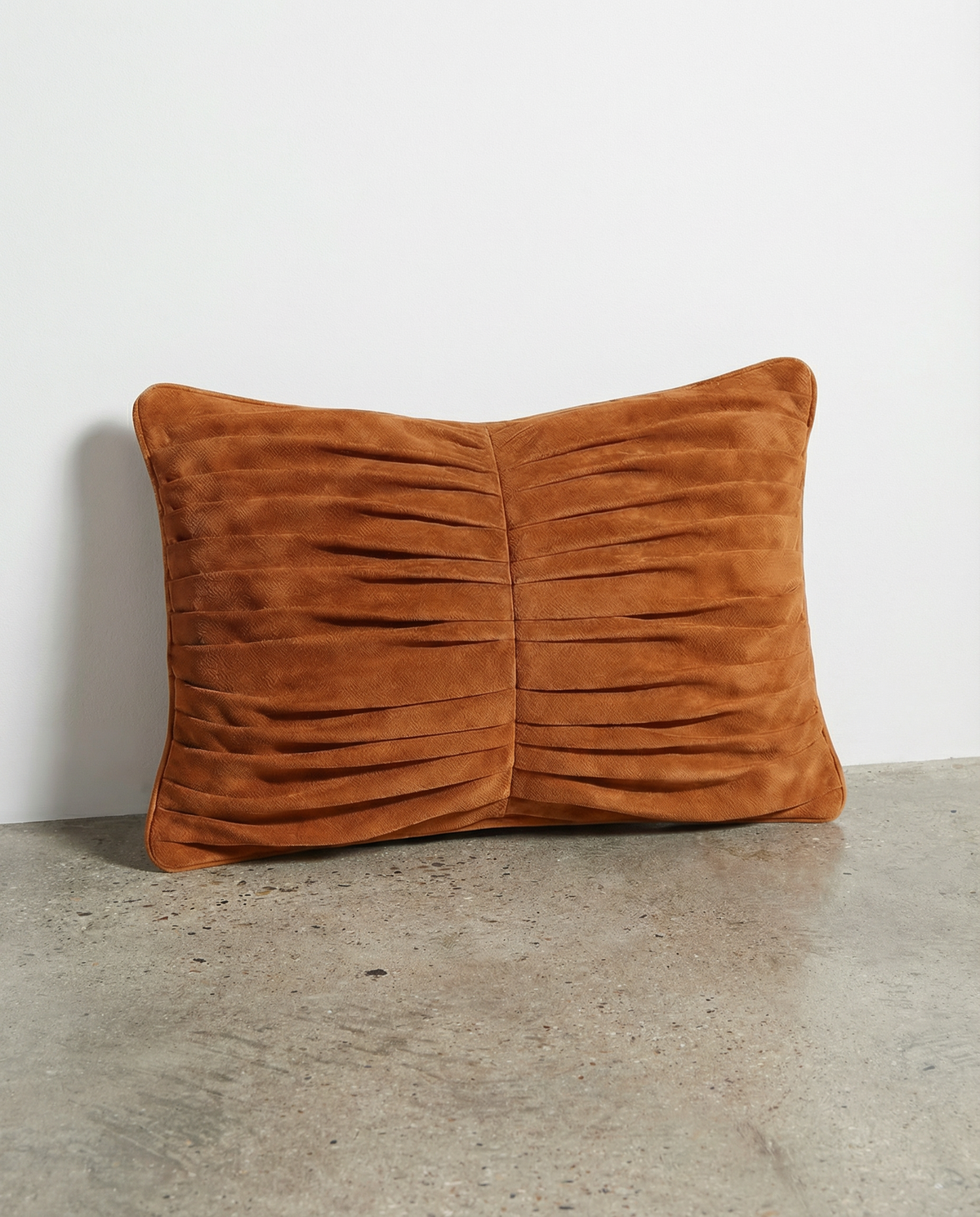 PLEATED COTTON SUEDE PILLOW IN BURNT SUGAR