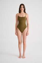 Tierra One Piece Olivo