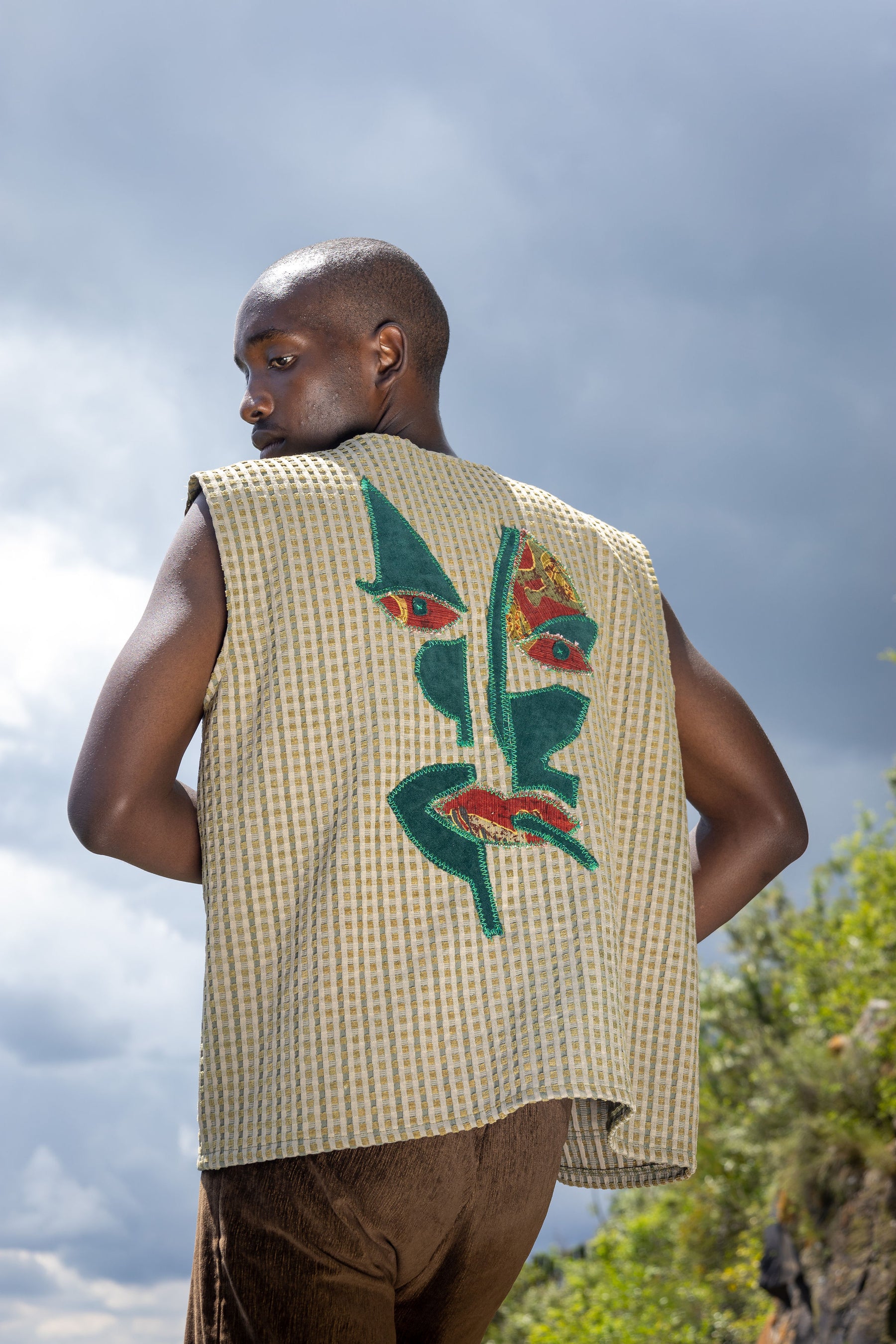Asili - Nuru Vest