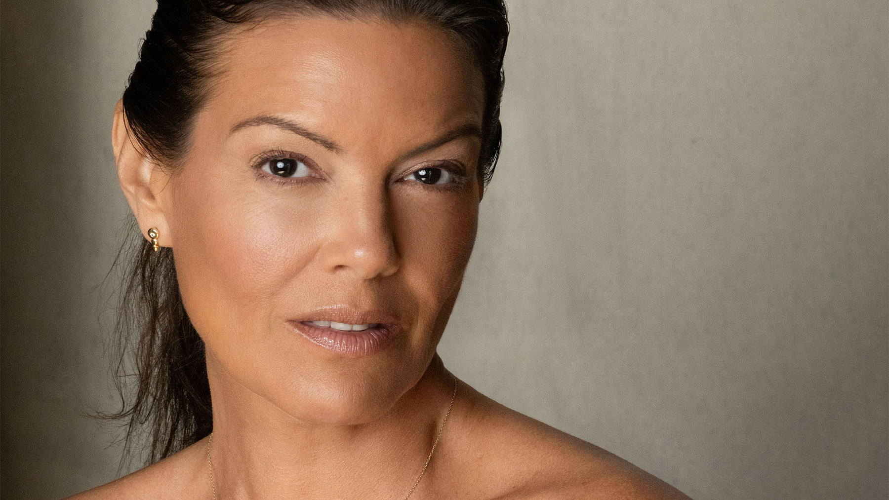 : /AH-MI/ Friendship & Travel Studs 24K