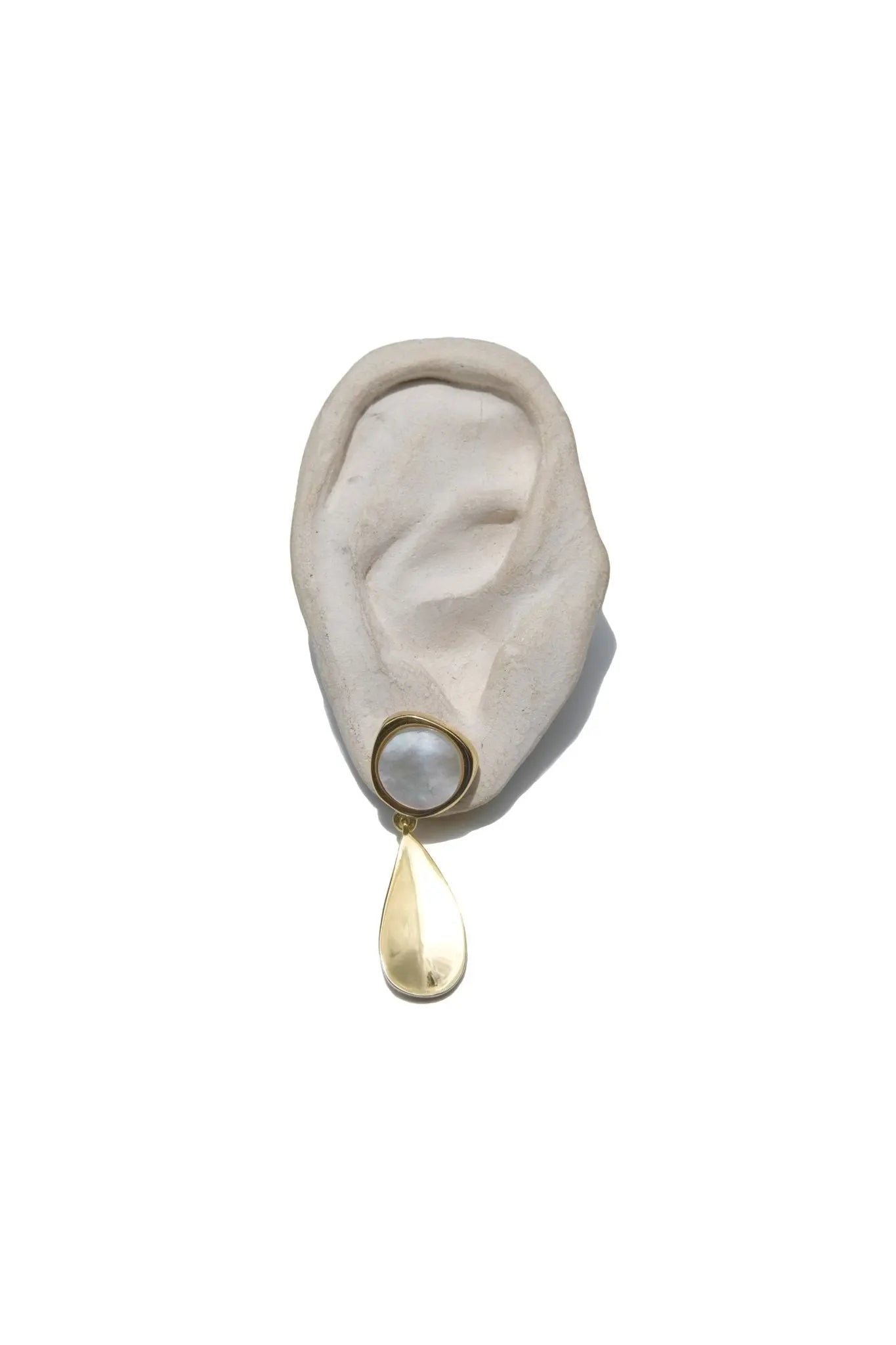 Leonora Pearl Earrings